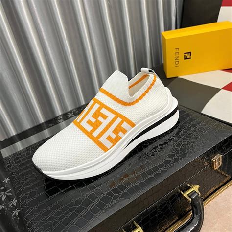 fendi 男鞋 翻面